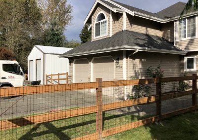 4-3-rail-fence-with-black-non-climb-2x4-horse-wire-400x284