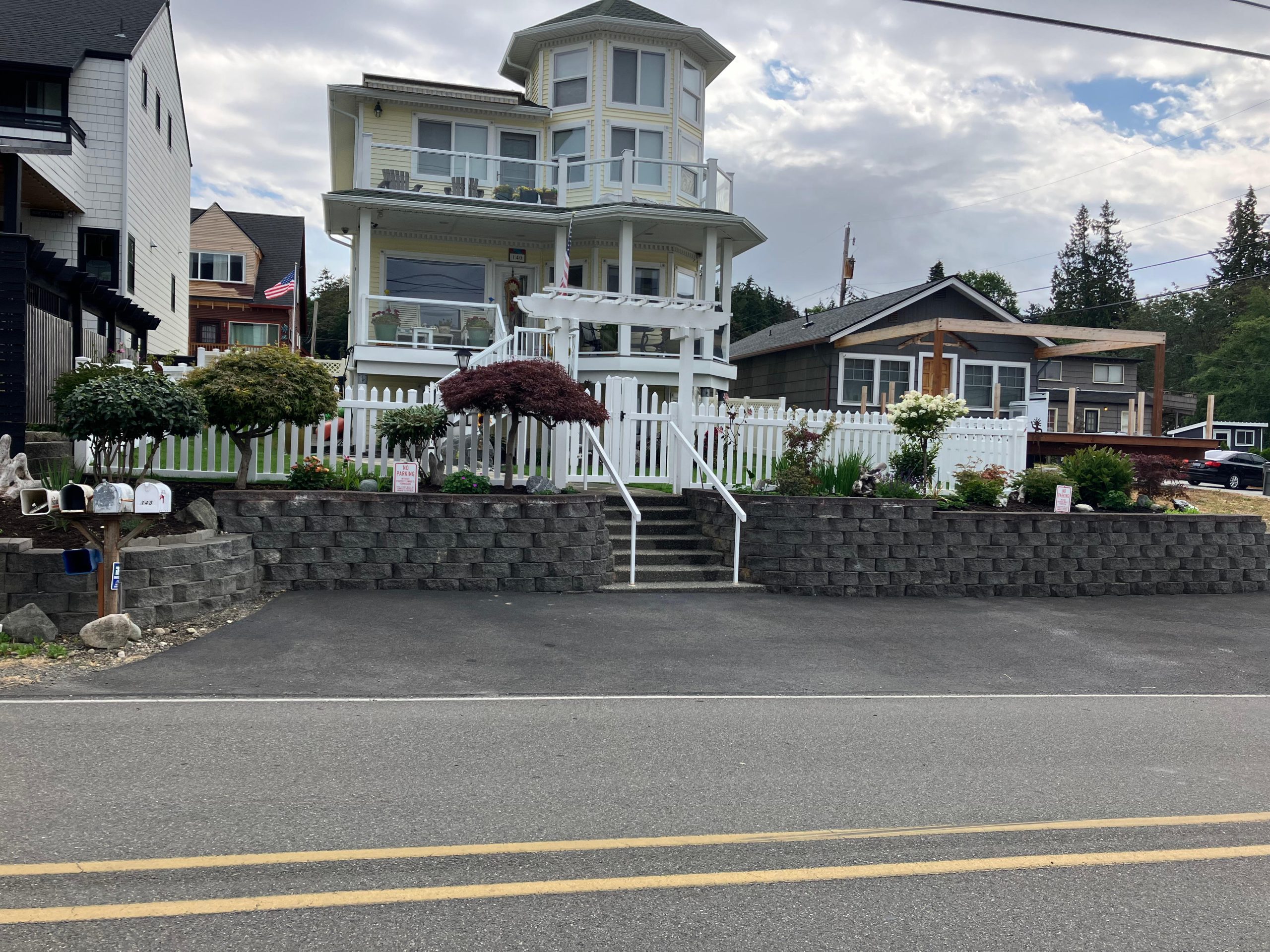 Vinyl Fence (3)